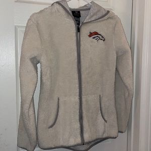 Women’s Broncos Juniors Collection Zipper Sweater NWT Small